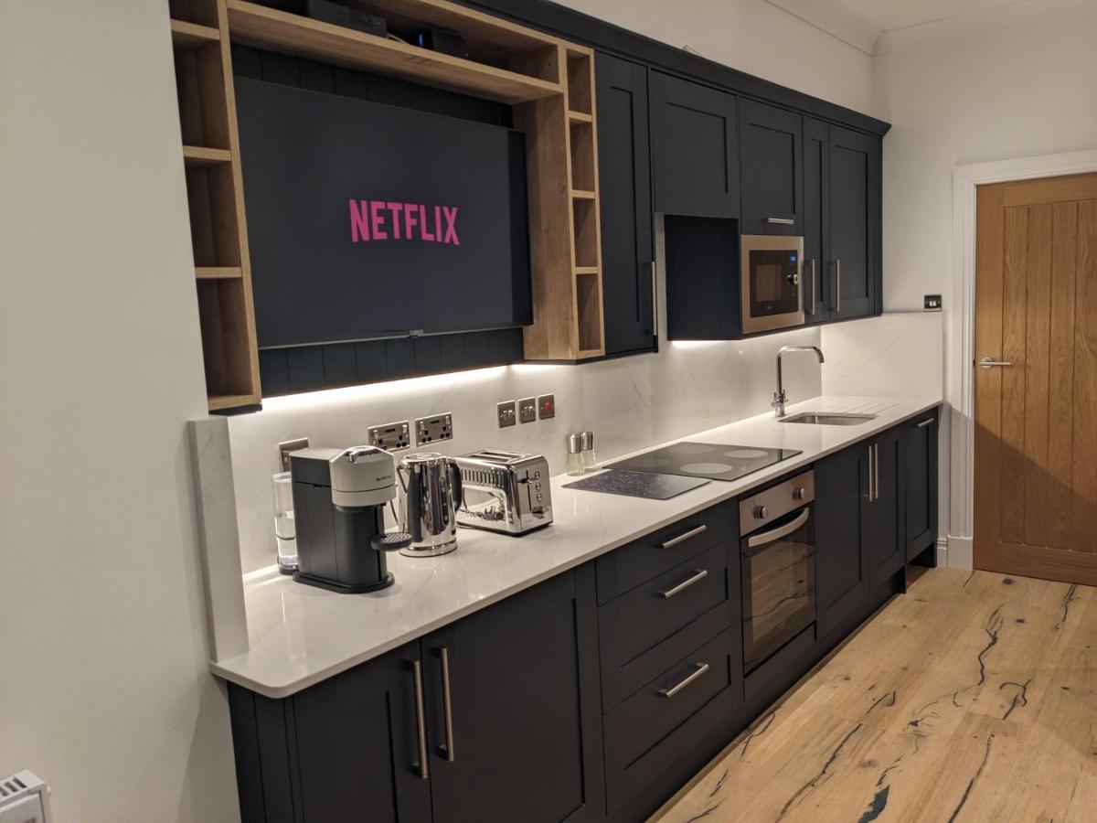 Modern Aptmt, 2 Stops To Central London, Smart Lock, Netflix Ealing Exteriör bild