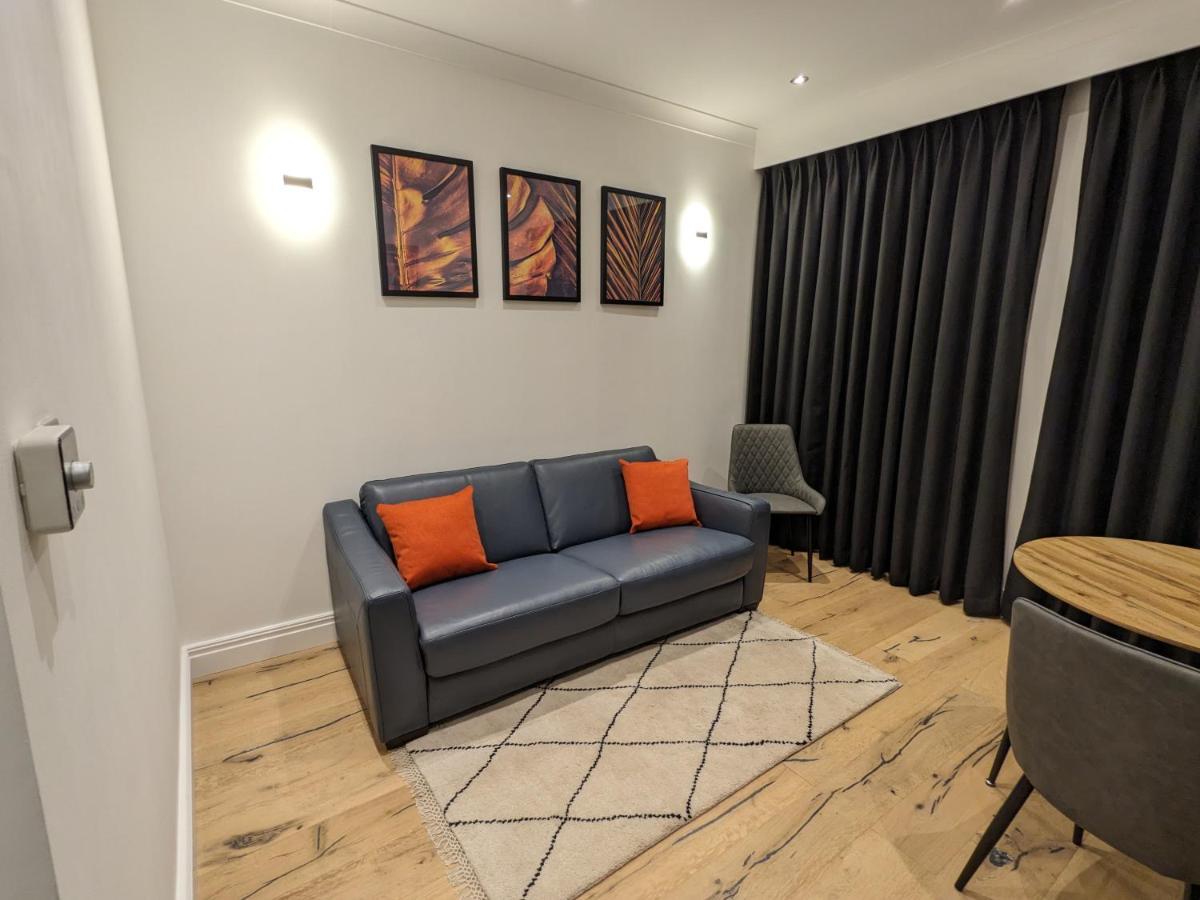 Modern Aptmt, 2 Stops To Central London, Smart Lock, Netflix Ealing Exteriör bild