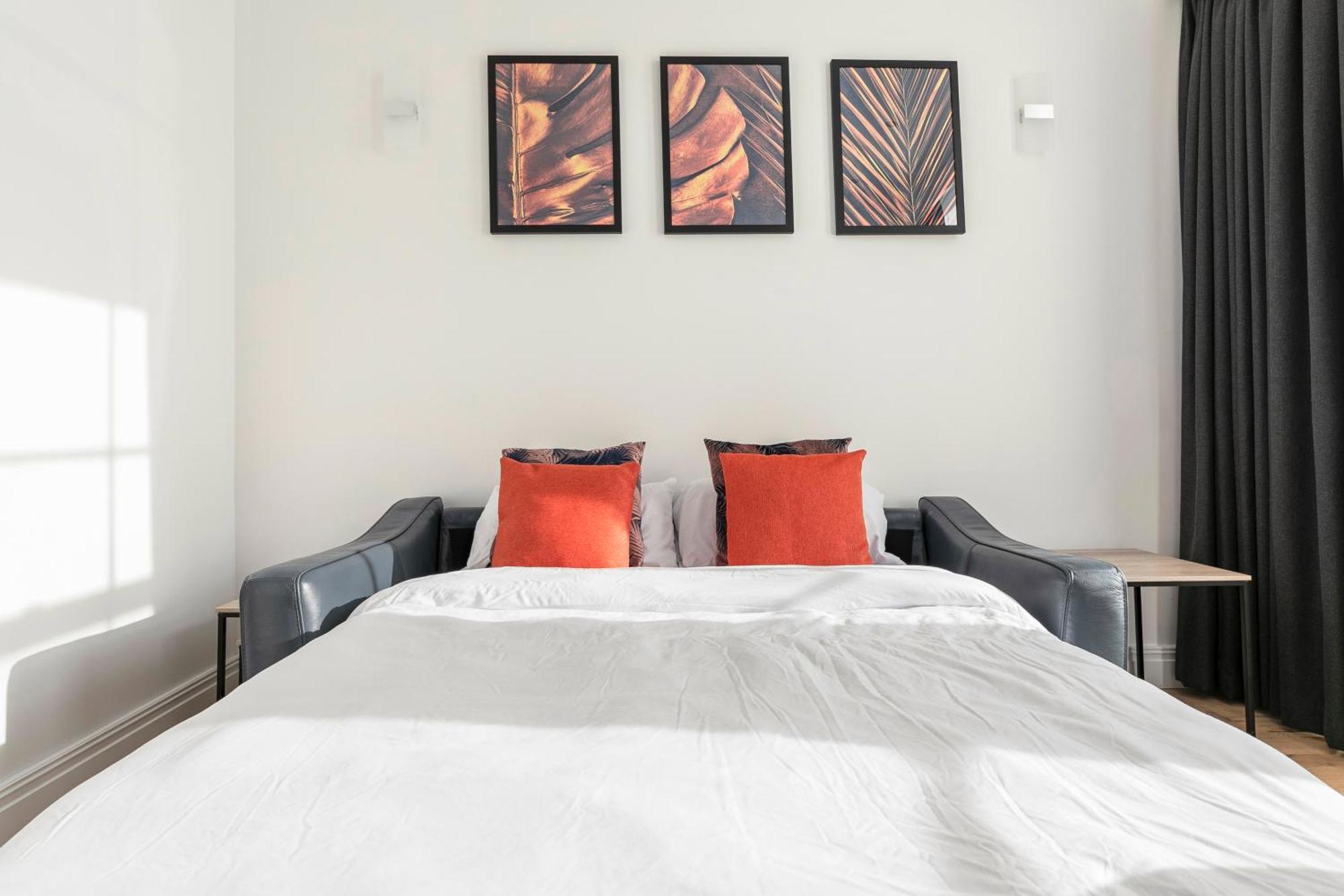 Modern Aptmt, 2 Stops To Central London, Smart Lock, Netflix Ealing Exteriör bild