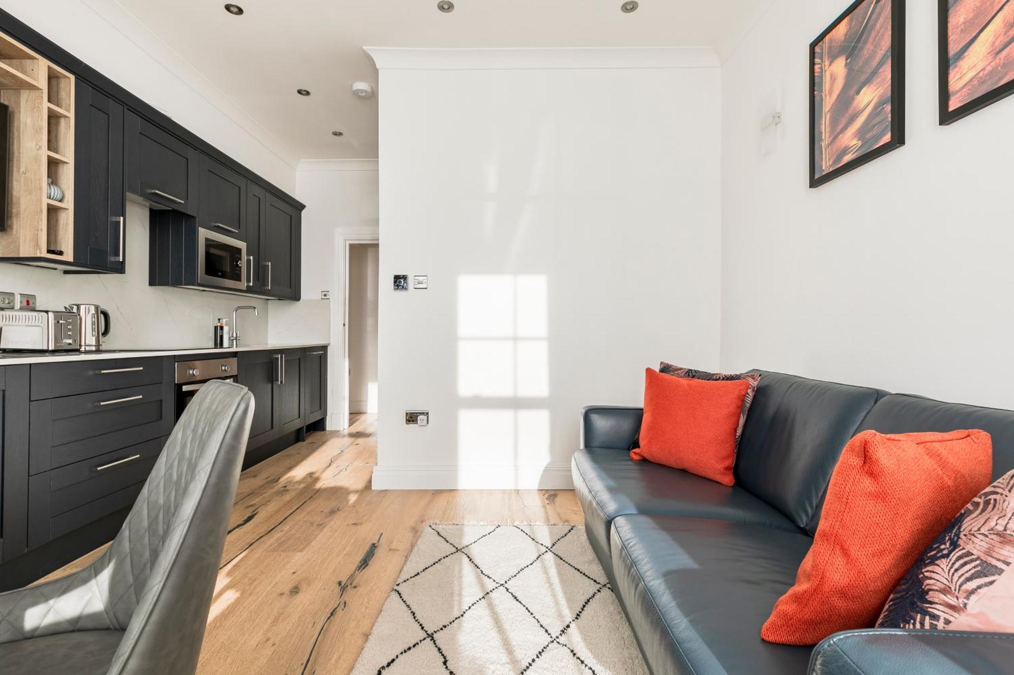 Modern Aptmt, 2 Stops To Central London, Smart Lock, Netflix Ealing Exteriör bild