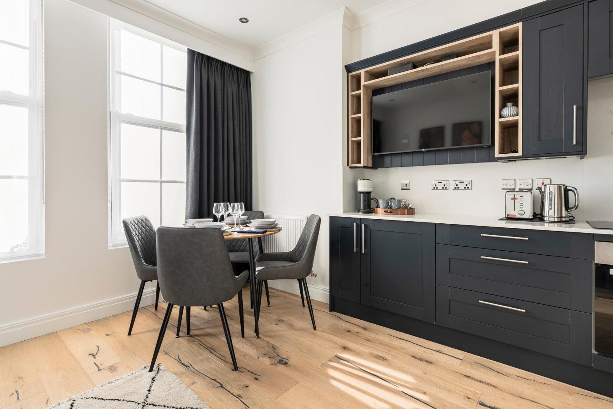 Modern Aptmt, 2 Stops To Central London, Smart Lock, Netflix Ealing Exteriör bild