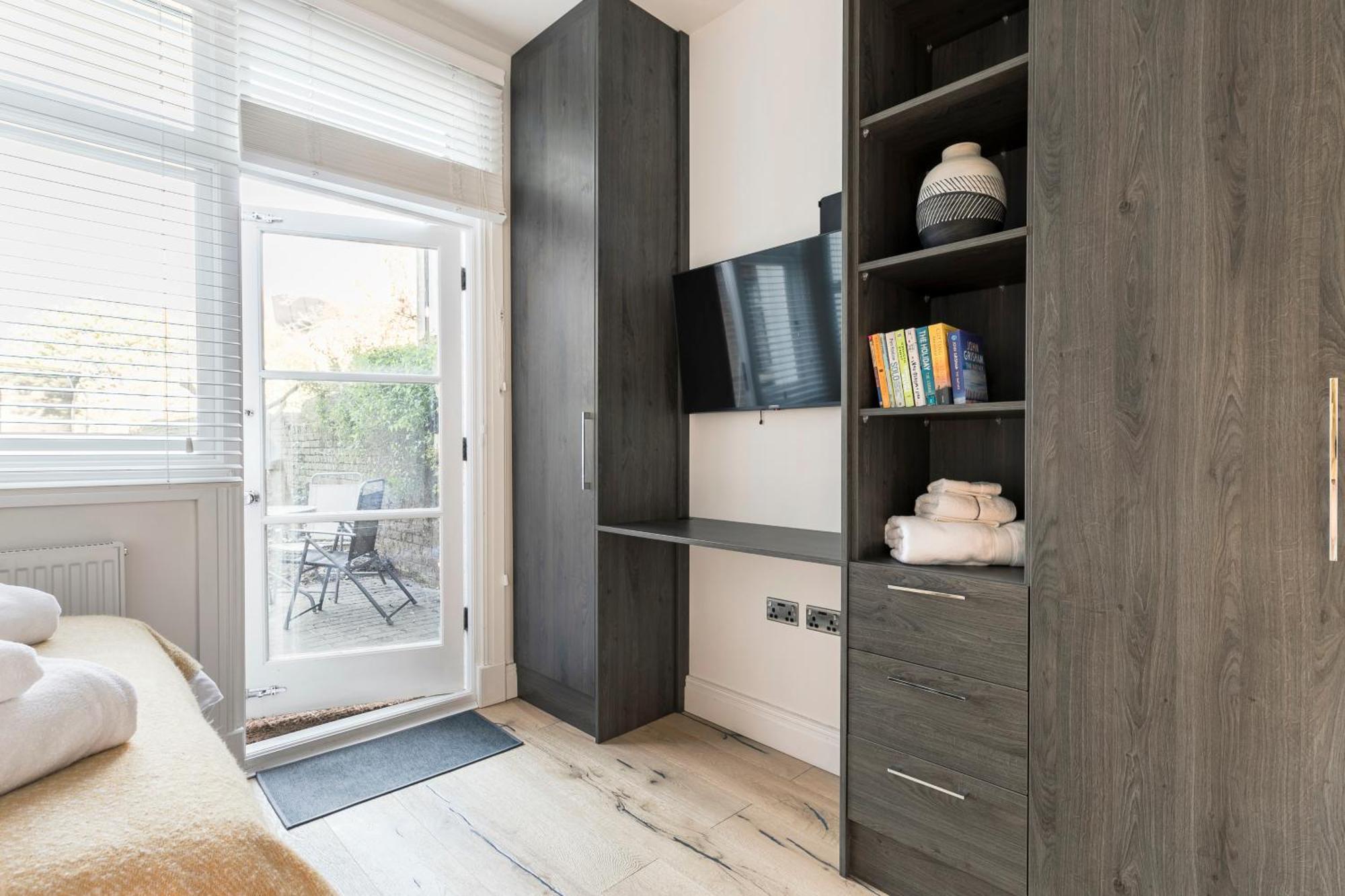 Modern Aptmt, 2 Stops To Central London, Smart Lock, Netflix Ealing Exteriör bild