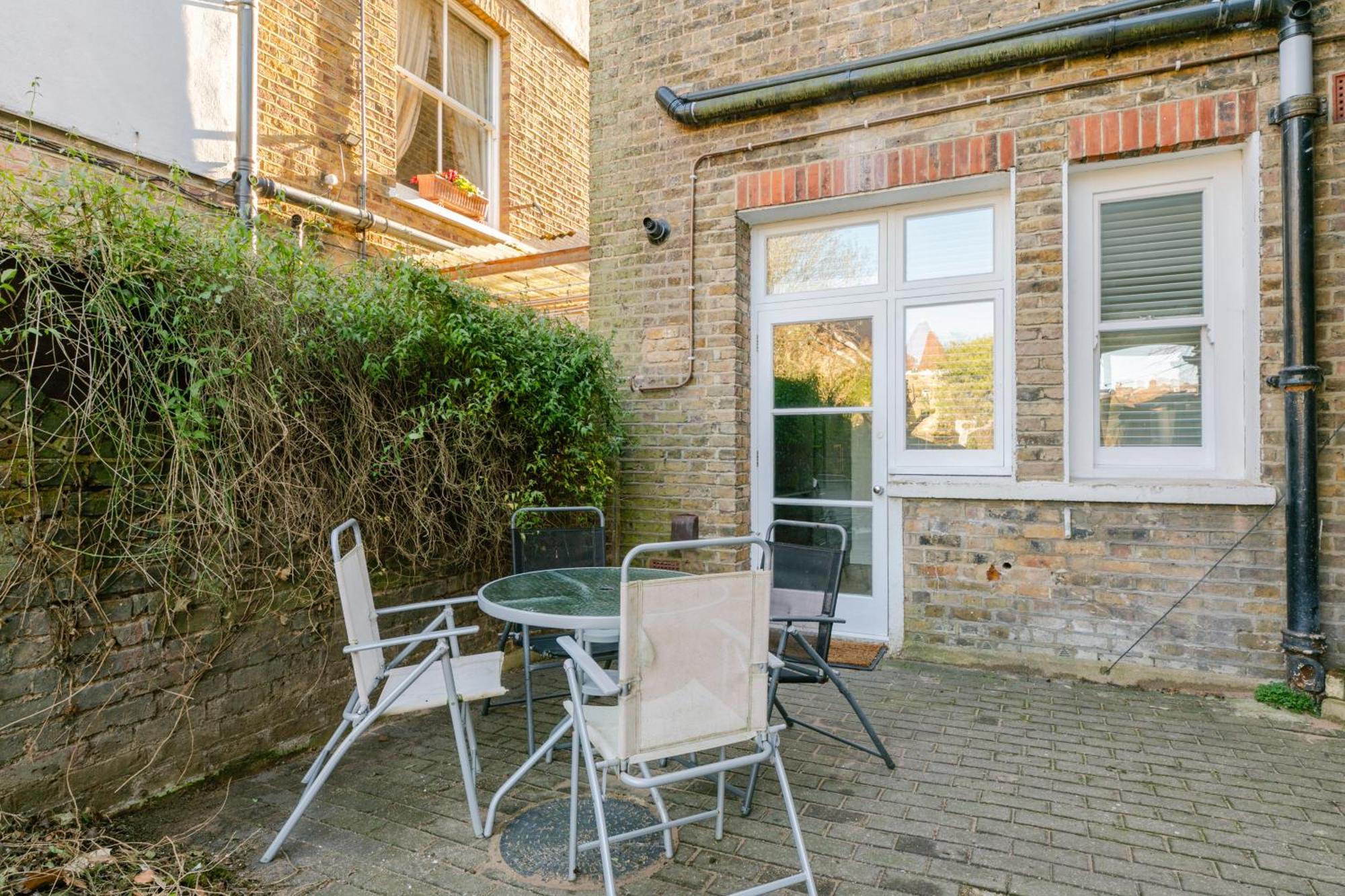 Modern Aptmt, 2 Stops To Central London, Smart Lock, Netflix Ealing Exteriör bild