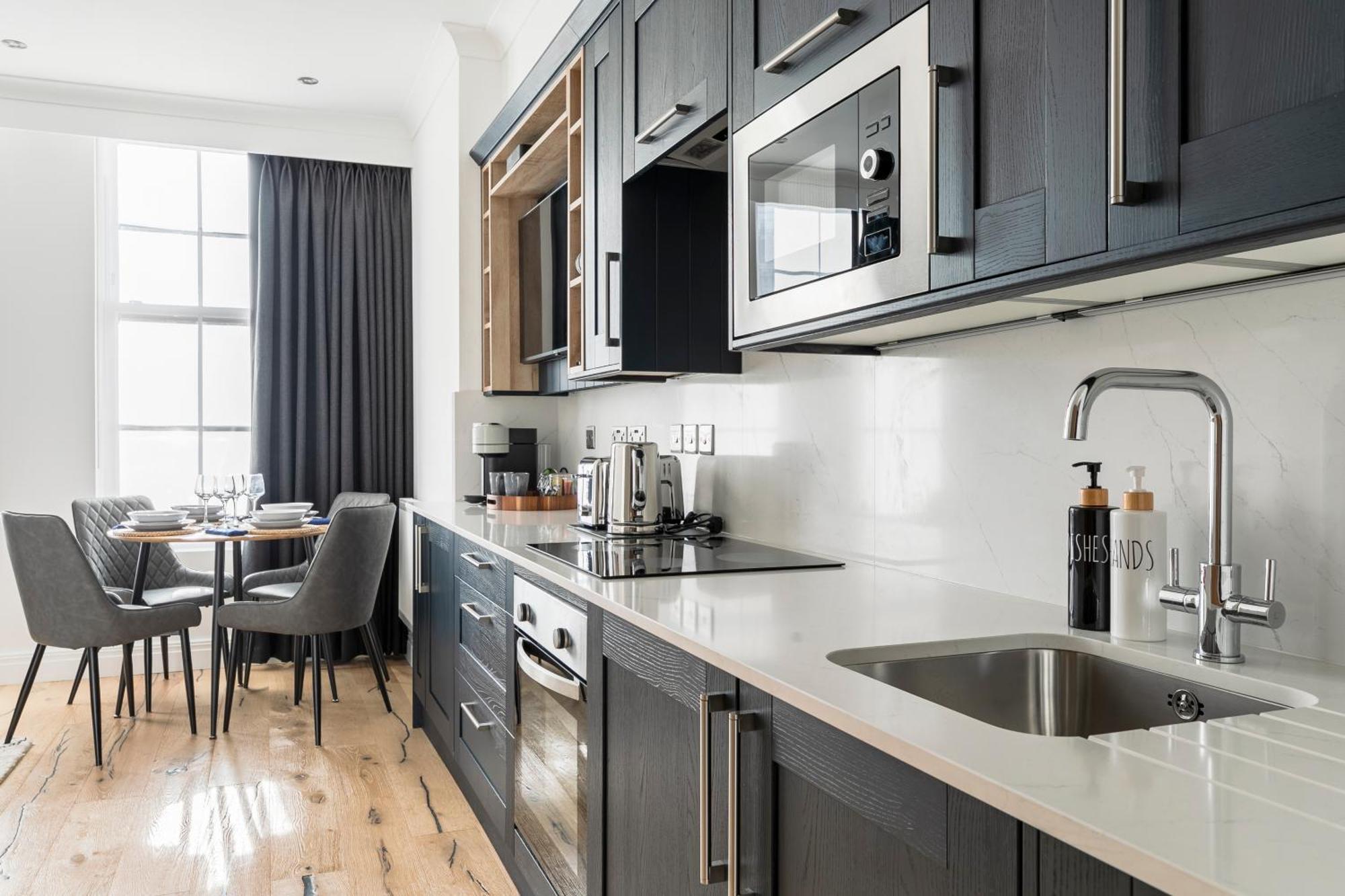 Modern Aptmt, 2 Stops To Central London, Smart Lock, Netflix Ealing Exteriör bild